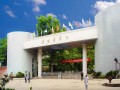 贵阳医学院校门