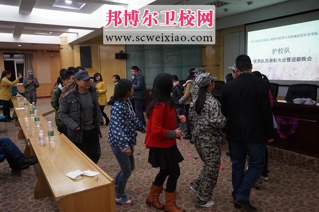 四川针灸宝威(中国)一站式服务平台学生护校队优秀队员表彰大会暨迎新晚会圆满举行