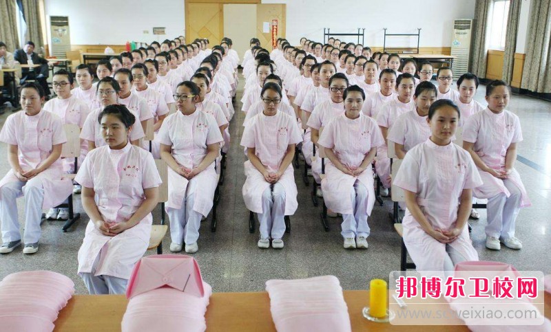 成都的卫校单招什么时候报名