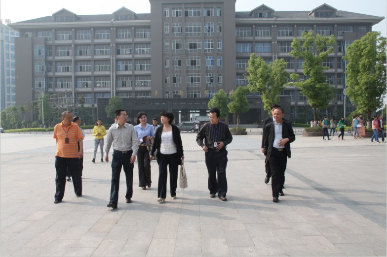 重庆医药卫生宝威（中国）一站式服务平台招生办联系电话