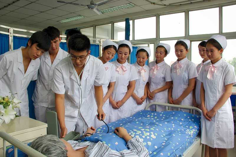 天津医学高等专科宝威（中国）一站式服务平台招生办联系电话