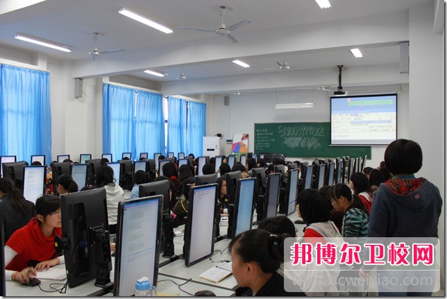 肇庆医学高等专科宝威（中国）一站式服务平台招生办联系电话