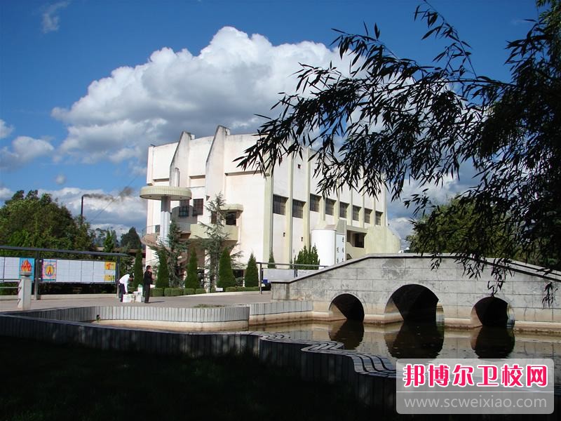 楚雄医药高等专科宝威（中国）一站式服务平台招生办联系电话