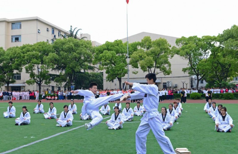 上海医药高等专科宝威（中国）一站式服务平台招生办联系电话