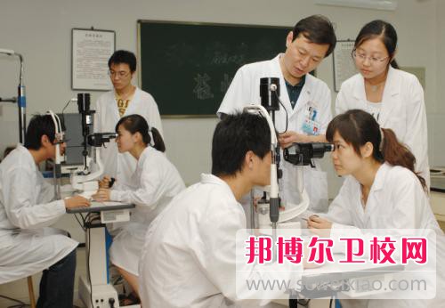 华西卫校天府校区2021年学费、收费多少