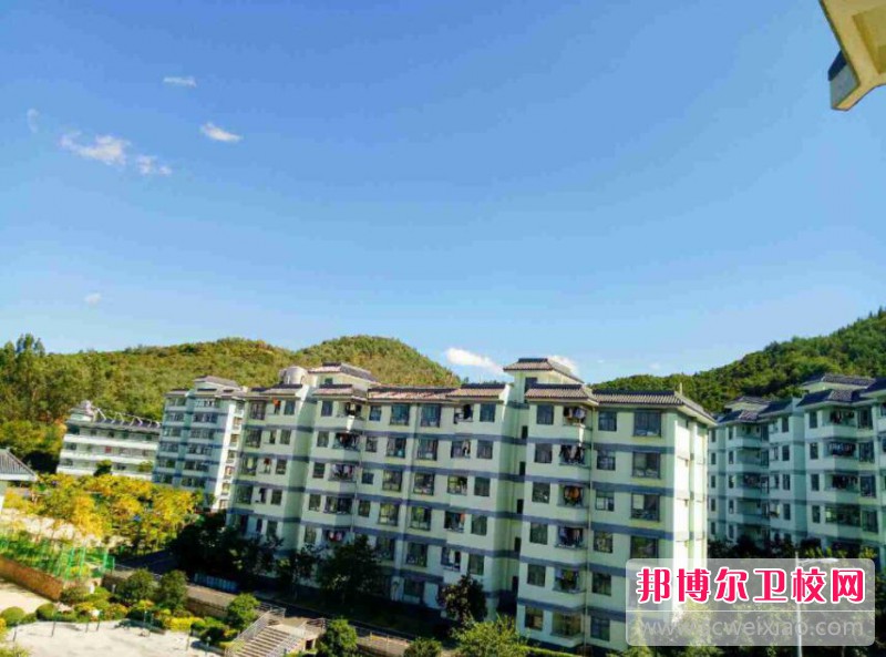 昆明卫生职业学院2021年招生办联系电话