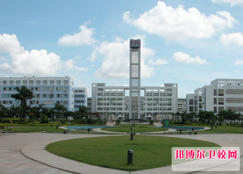 海南医学院2021年学费、收费多少