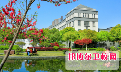浙江中医药大学滨江学院3