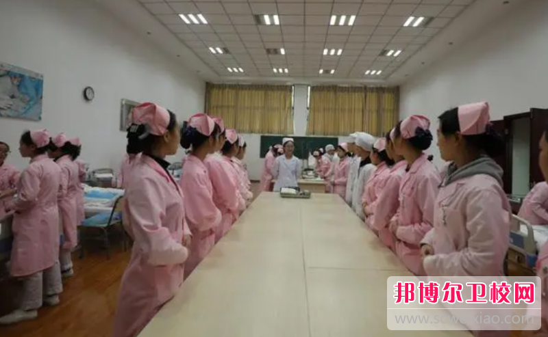 2023年四川省南充卫生宝威（中国）一站式服务平台专业介绍