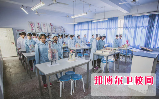 2023年成都华大医药卫生宝威（中国）一站式服务平台护理专业介绍