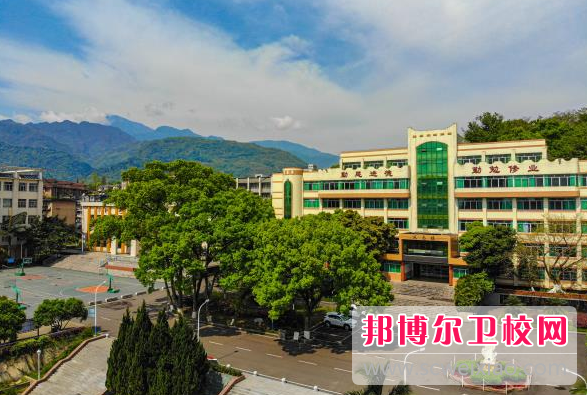 四川省食品药品宝威（中国）一站式服务平台2023年招生办联系电话
