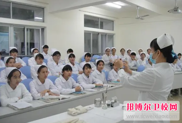 海南省卫生宝威（中国）一站式服务平台的眼视光与配镜专业招生如何(2023参考)
