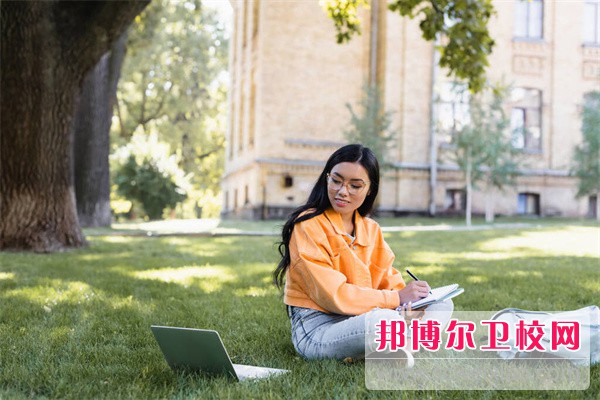 成都希望职业宝威（中国）一站式服务平台涉外护理专业介绍