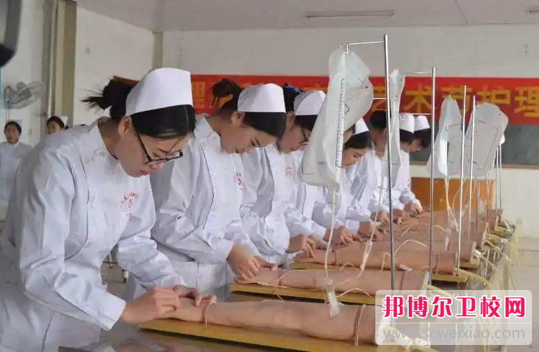 2023年重庆中专护理宝威（中国）一站式服务平台专业有哪些