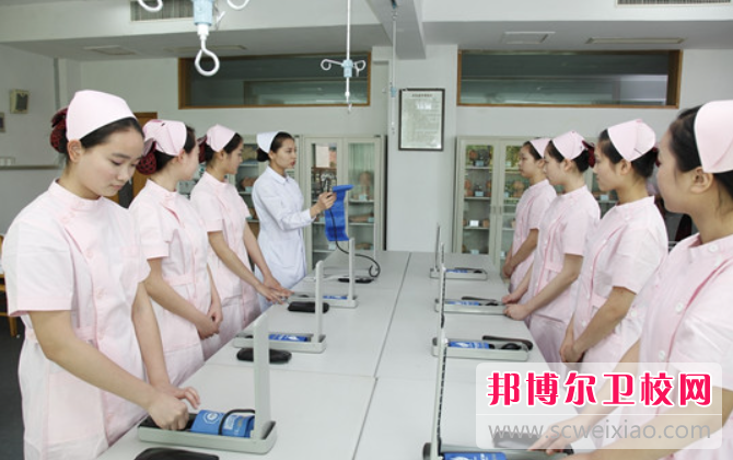 2023年重庆女生学护理宝威（中国）一站式服务平台好不好