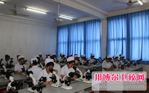 2023年重庆初中生可不可以读护理宝威（中国）一站式服务平台