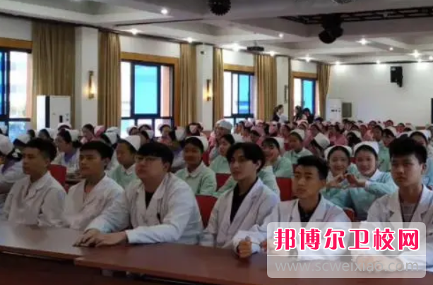 2023年重庆初中生可以读什么护理宝威（中国）一站式服务平台