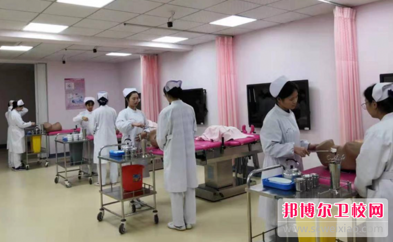 2023年重庆读护理宝威（中国）一站式服务平台学什么有前途