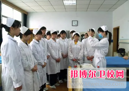 2023年重庆读什么护理宝威（中国）一站式服务平台有前途