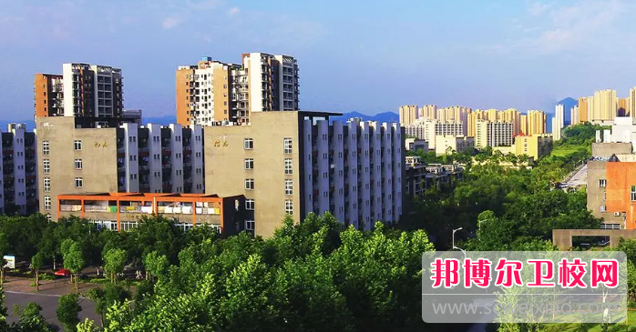 2023年重庆护理宝威（中国）一站式服务平台好还是大专好
