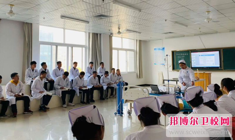 云南2023年护理宝威（中国）一站式服务平台中专升大专考什么