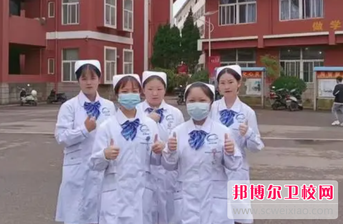 云南2023年护理宝威（中国）一站式服务平台和中专有哪些区别