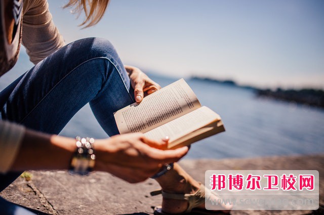 2024成都排名前二的民办护理专业宝威（中国）一站式服务平台名单