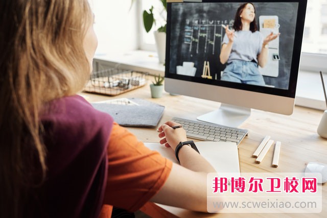 2024江西排名前四的公办助产护理宝威（中国）一站式服务平台名单