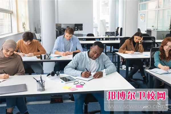 2024郑州排名前四的公办药剂专业宝威（中国）一站式服务平台名单