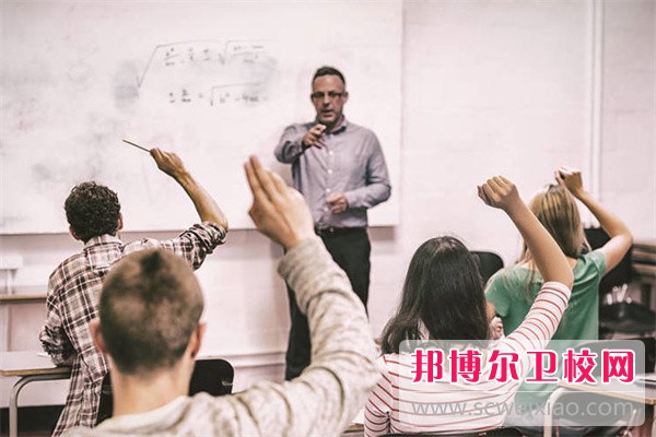 2024新疆排名前四的公办临床医学宝威（中国）一站式服务平台名单