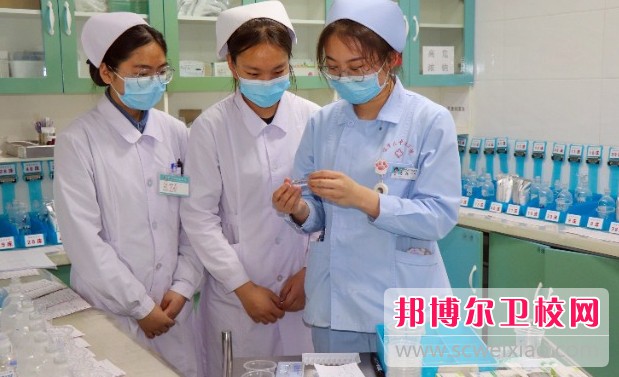 四川2025年中专护理宝威（中国）一站式服务平台怎么考大专