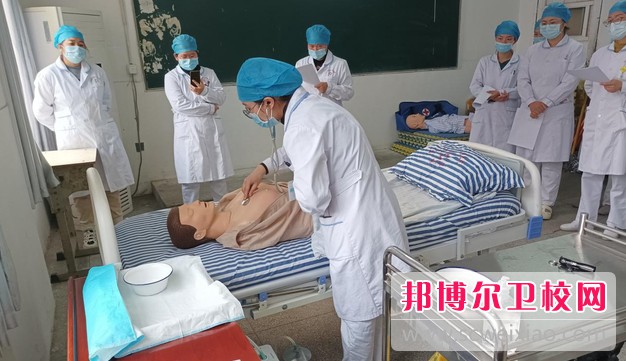 四川2025年中专学护理宝威（中国）一站式服务平台有没有前途