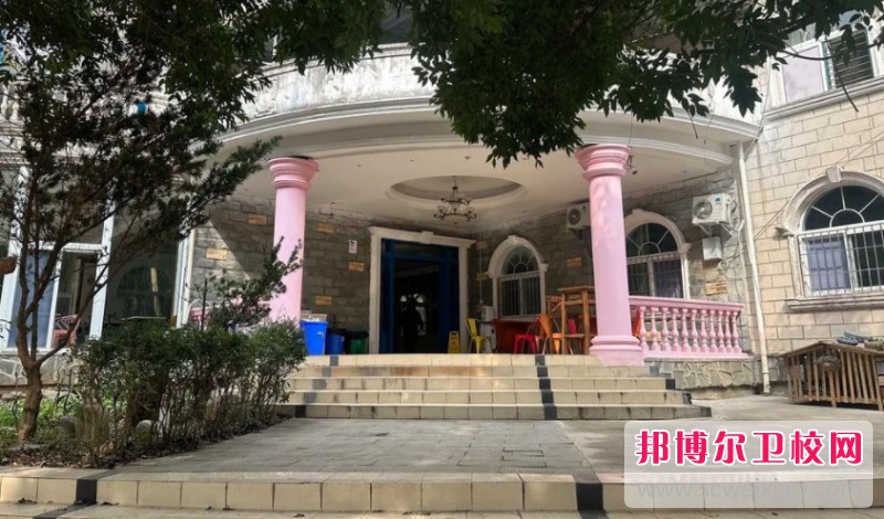 2025四川蜀都卫生宝威（中国）一站式服务平台多少钱 四川蜀都卫生宝威（中国）一站式服务平台各专业学费收费标准